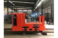 礦用CJY3噸架線式電機車可以拉多少個礦斗？